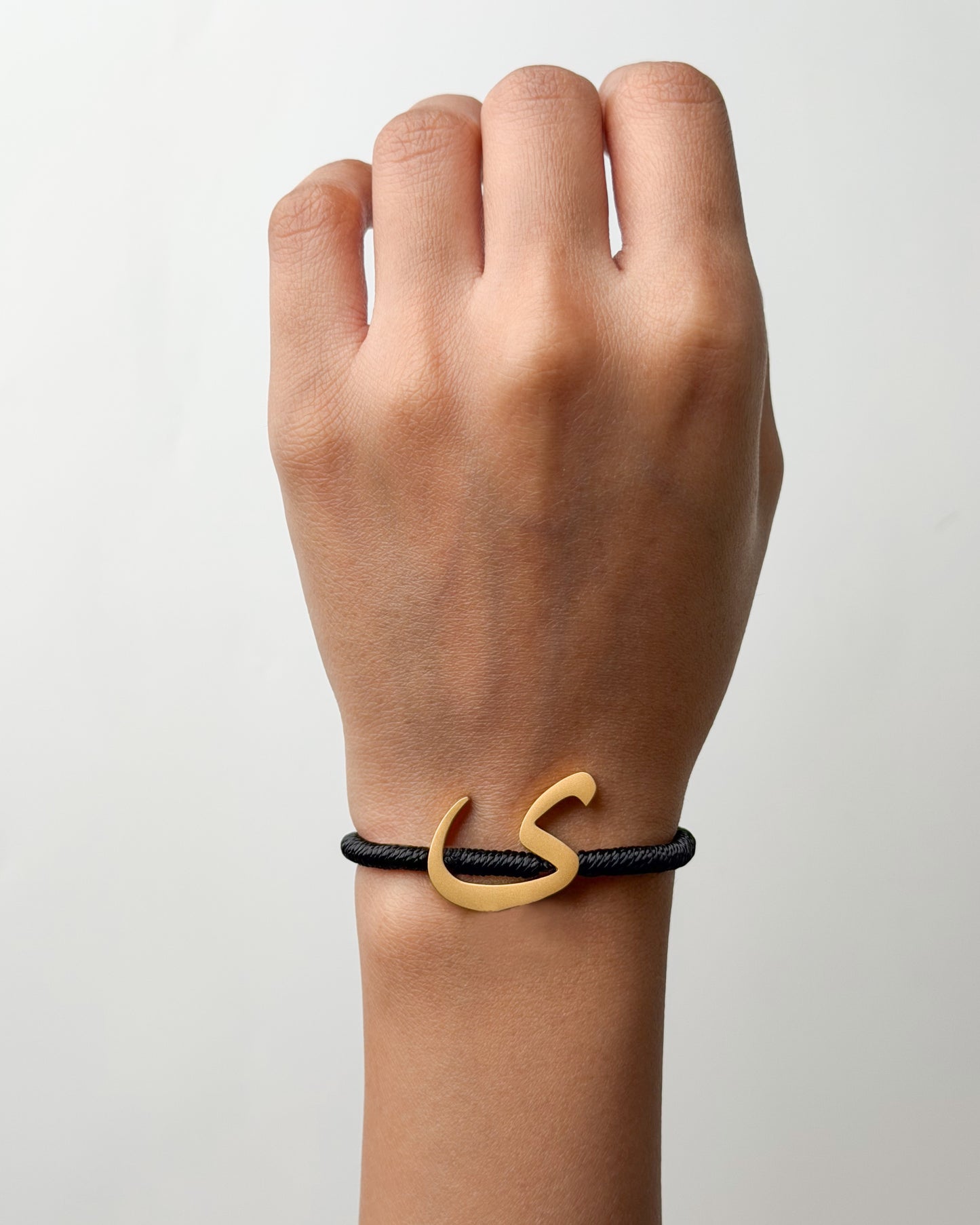 String Initial Bracelet ی