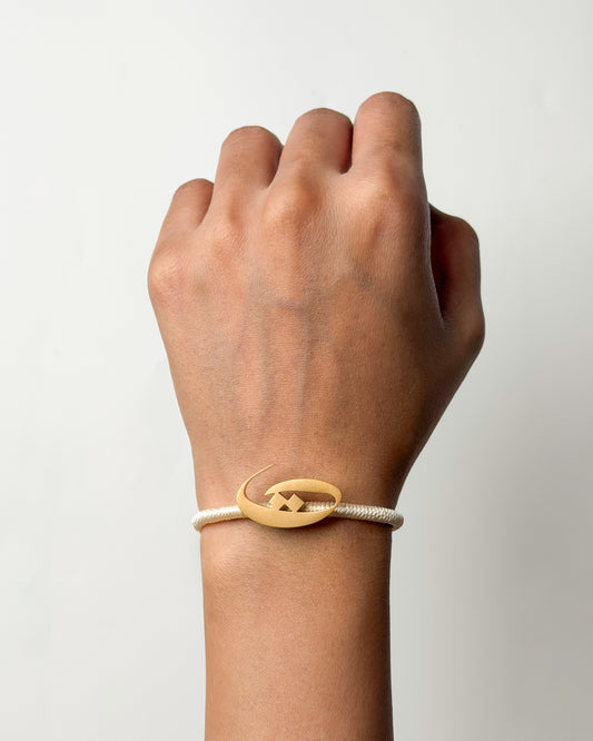 String Initial Bracelet ت