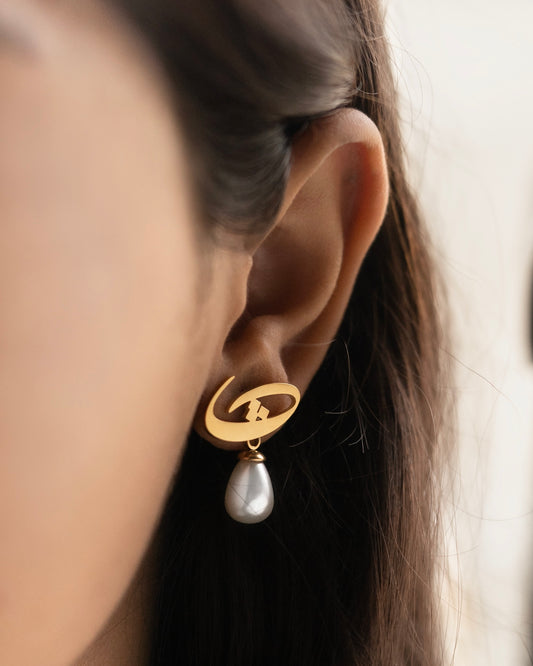 Calligraphed Initial Earring ث