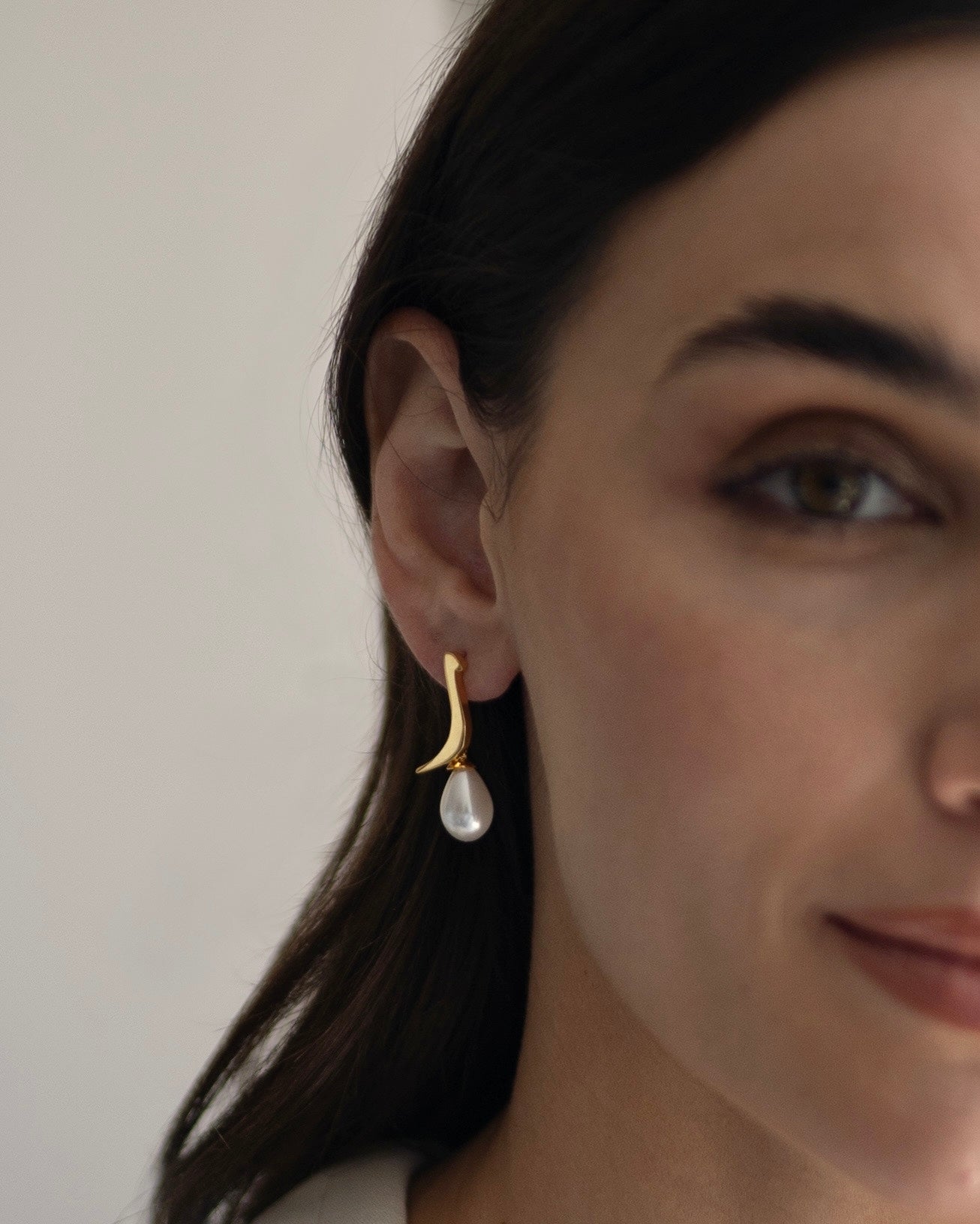 Calligraphed Initial Earring ر