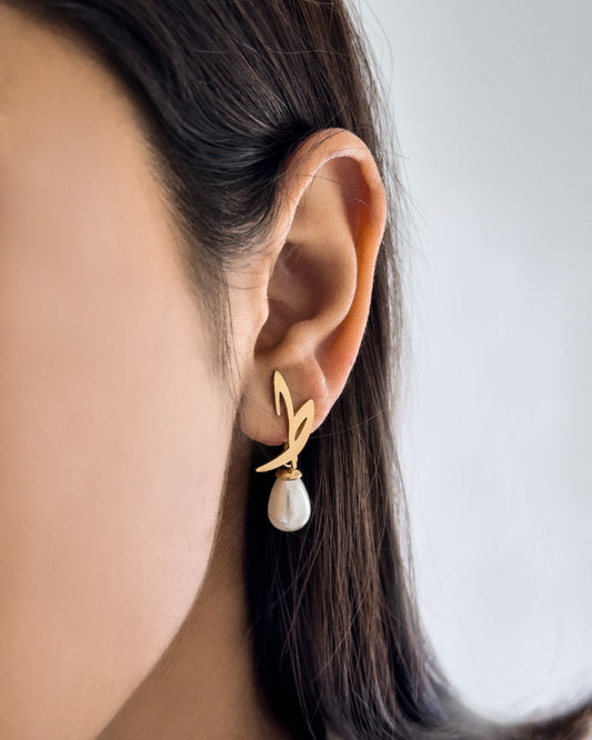 Calligraphed Initial Earring ط