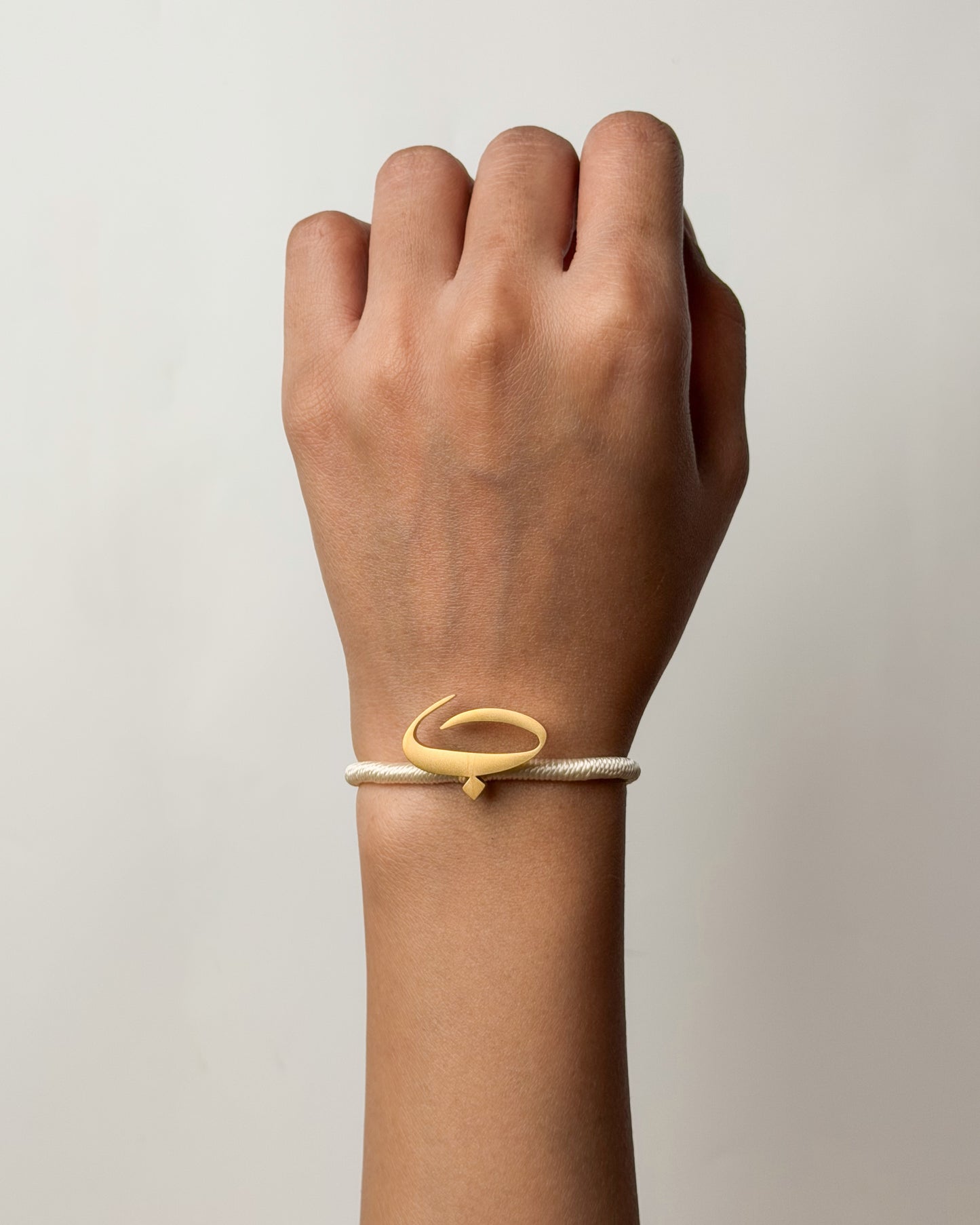 String Initial Bracelet ب