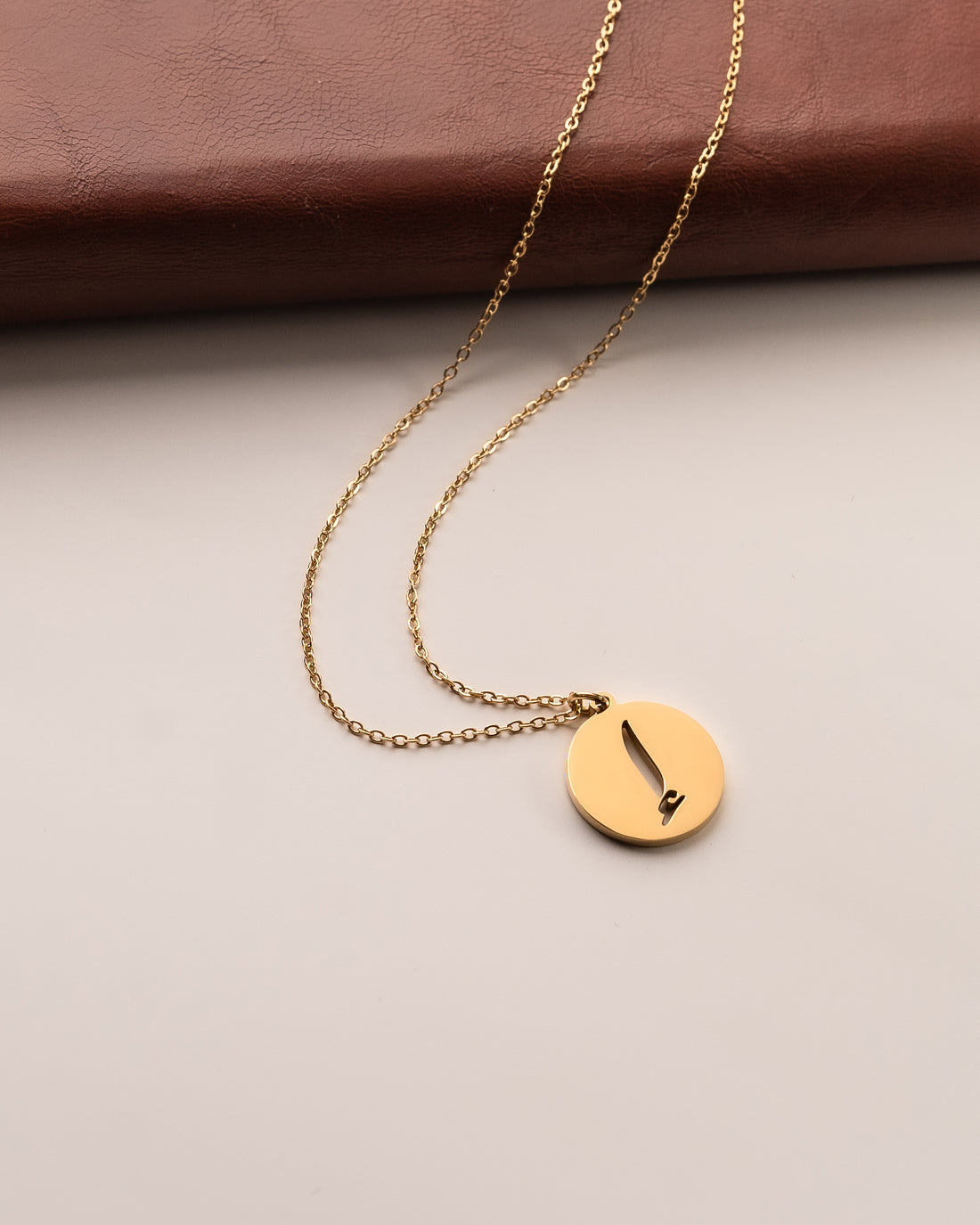 Initial Necklace إ