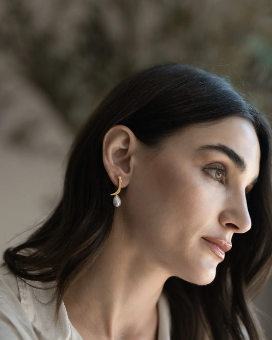 Calligraphed Initial Earring ز